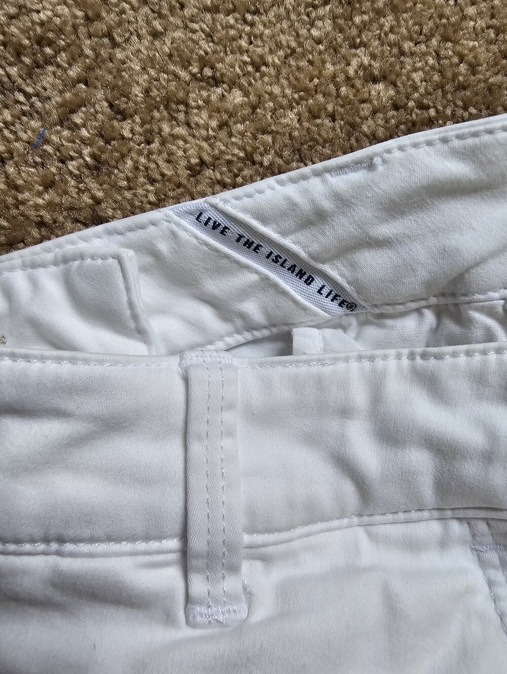 Tommy Bahama White Women's Casual Bermuda Shorts Size 6 - Picture 5 of 5